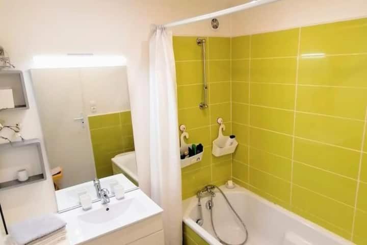 Appartement Rouge Avec Jardin Eymoutiers  Exterior foto