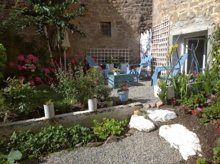 Appartement Rouge Avec Jardin Eymoutiers  Exterior foto