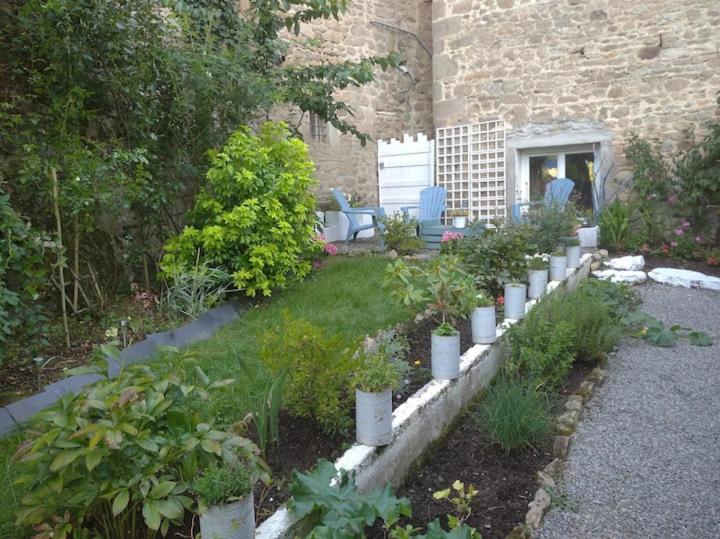 Appartement Rouge Avec Jardin Eymoutiers  Exterior foto